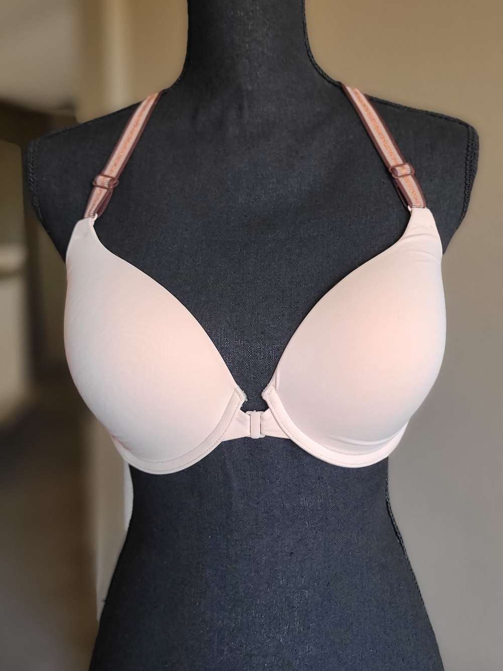 Victoria's Secret Front-Close T-Shirt Push-Up Full Coverage Bra in Tan and Brown